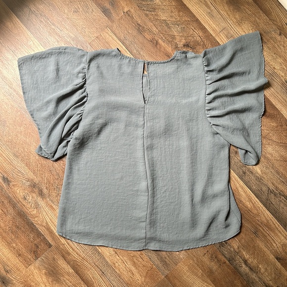 L Love Flutter Sleeve Top- L- Blue/Gray - Picture 4 of 4